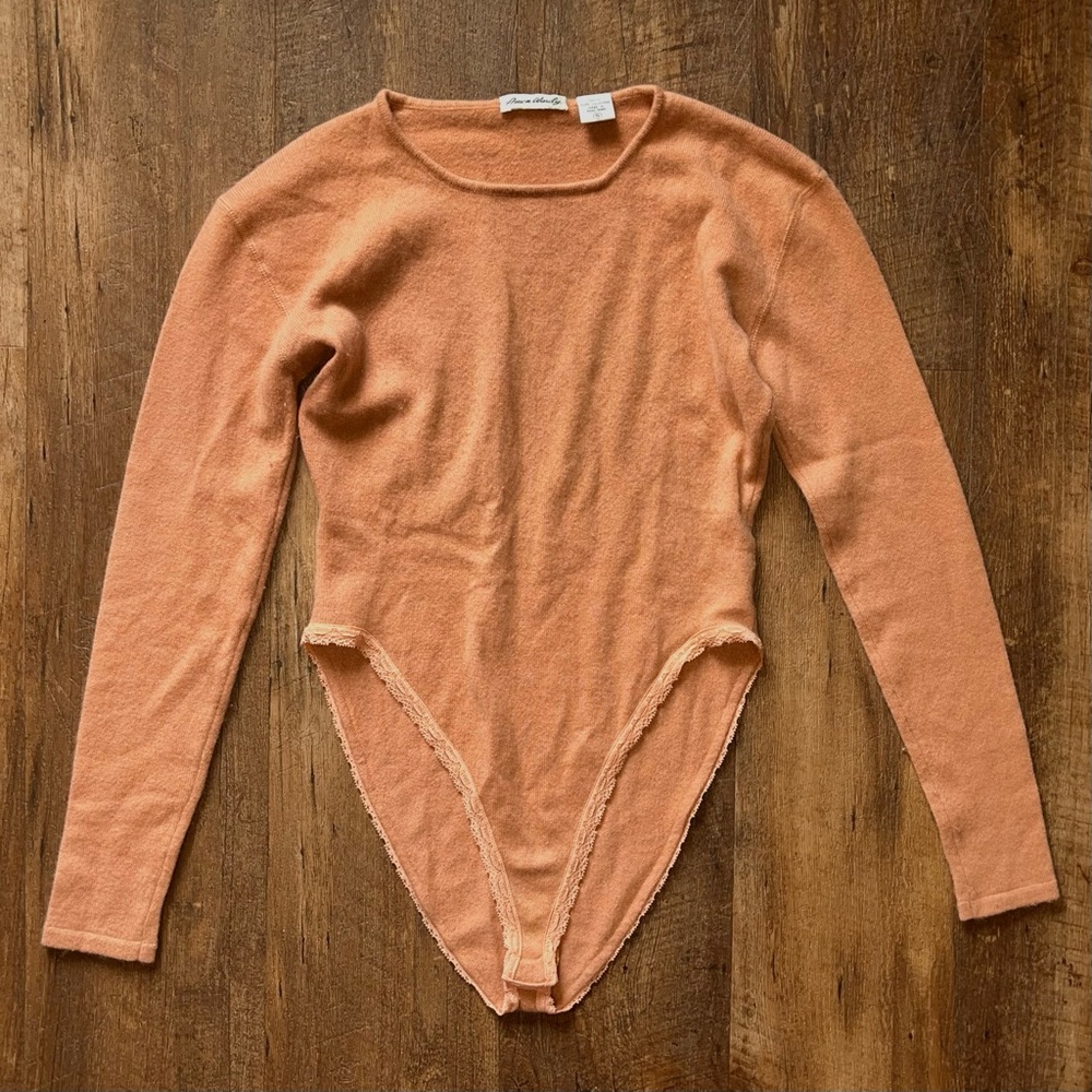 Amen Wardy 100% pure cashmere peach long sleeve bodysuit women’s size small